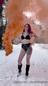 sarahrosexoxx - Froze my ass off but it s going to be worth it for the fire shots 