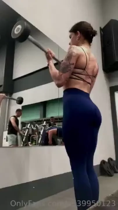 Gym aesthetic by the way how do you like my new leggings 