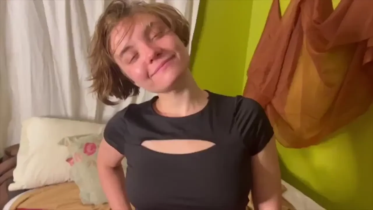 Enjoy this 18 minute long video of me being sexy and naughty squirting 