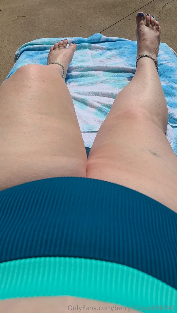 Officially summer got my toes and nails all pretty got to finally get part 1 