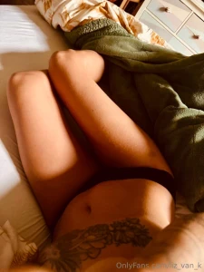 Good morning sun kiss my skin when you wake up next to me that s your