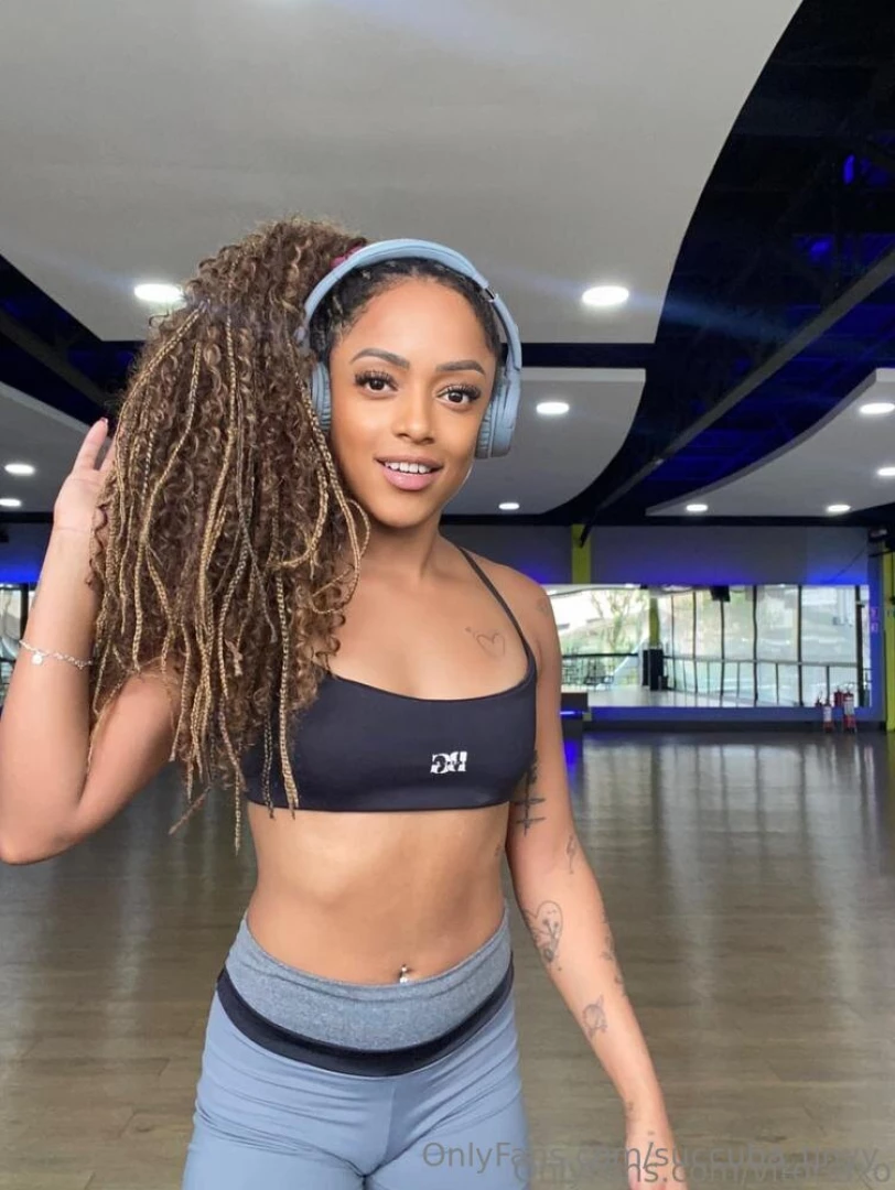 Real enchantress vitoriaxo is the goddess of exclusive content part 649 