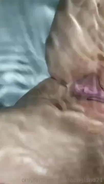 Friskyfriday video taking a much needed bath and having a much needed 