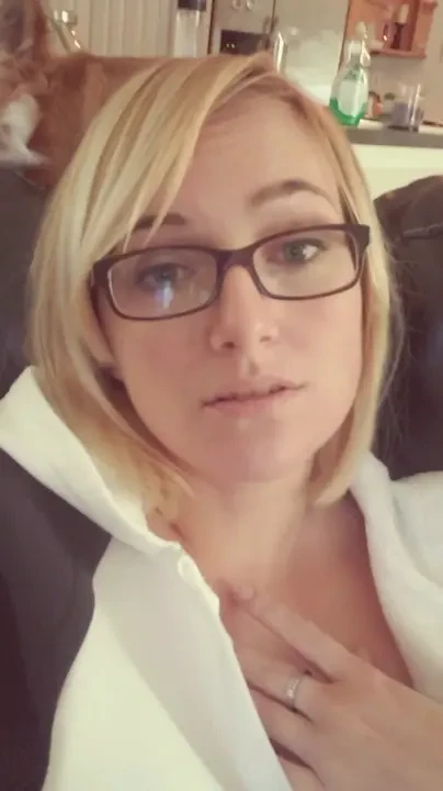 My nipples are so freaking hard in this video it s so cold this 