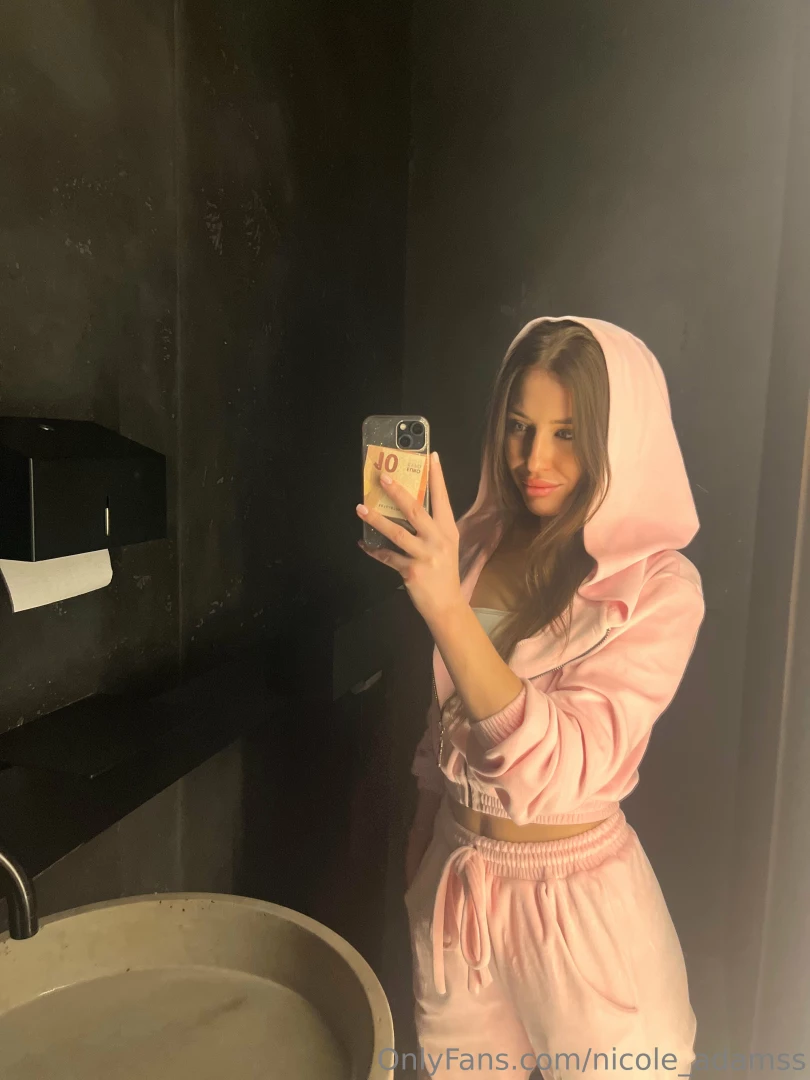 How to make a girl fall in love with you i m sure this question is on 