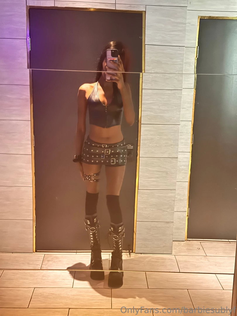 Wanna go out on a date let s go out dancing like my little skirt 