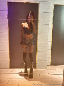 Wanna go out on a date let s go out dancing like my little skirt