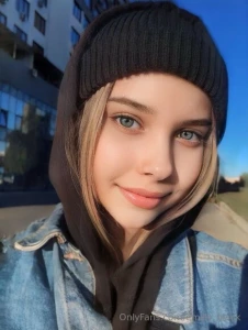 Violet_whims is wet right now free subscription only now she wants to part 50