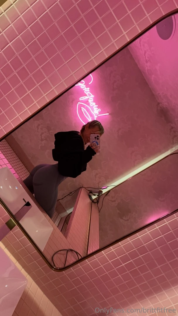 I ll give you 90 off your first custom if you join my vip right now 