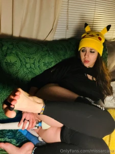 In the b amp w version you can t see the blue light heh the rest of part 1