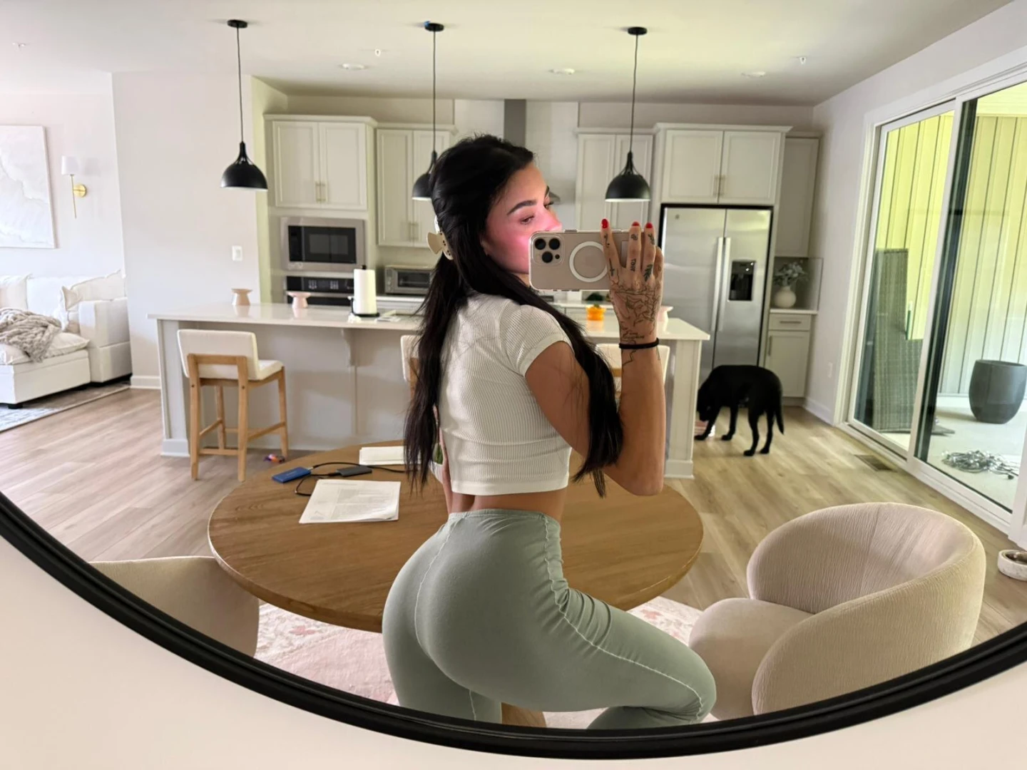 My ass look sooo good in these pants like if you agree 