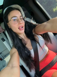 Happyyy titty tuesday message me if you wanna see what i have for you