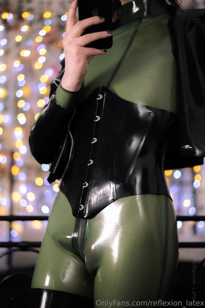 Love how this corset hugs my curves 