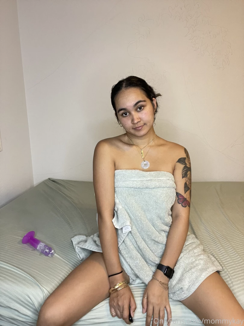 Watch me fuck suck amp squirt on my pink dildo as i moan 