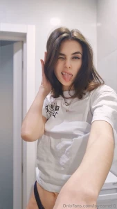 Loveameli1 part 1629736