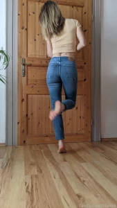 Pee in my jeans would you like to see how this happend pee piss peeing