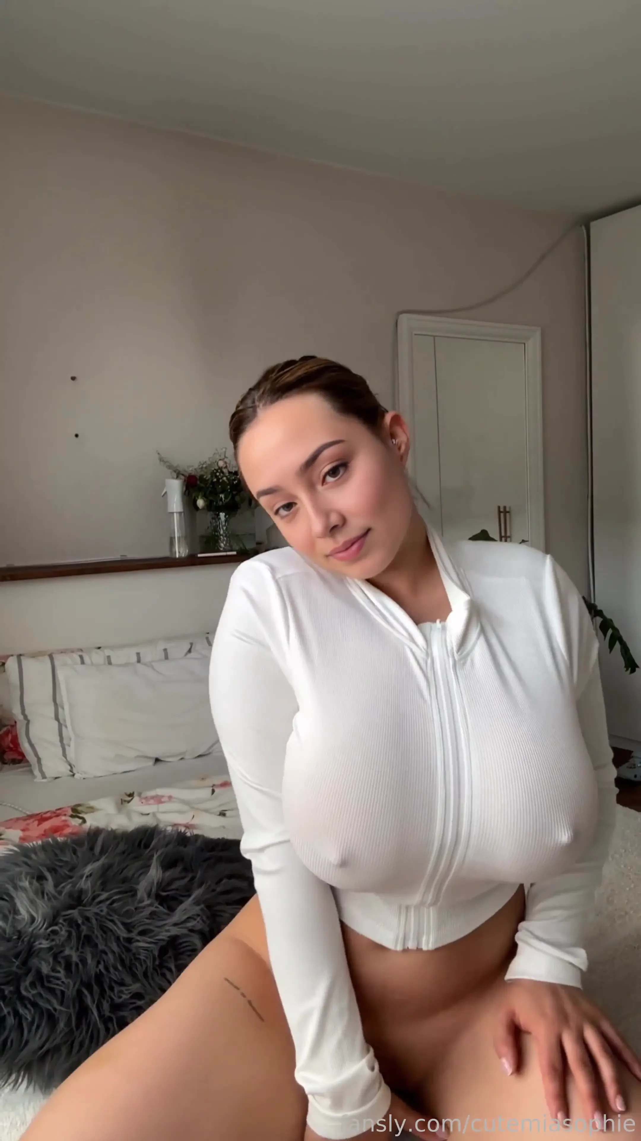 Did you see her bigboobs bigtits barelylegal boobs curvy teentits 