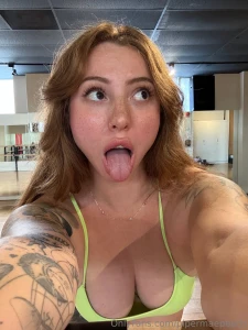Sticking my tongue out like tryna taste the vibe or just look this
