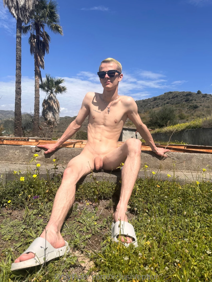 On the way to the next hotspot for you only without clothes 