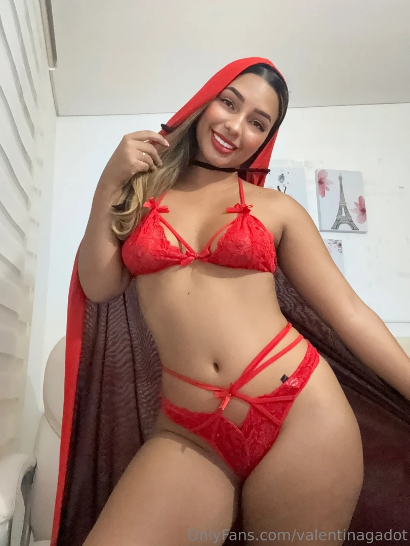 Little red riding hood is looking for her wolf you saw my new video part 3 
