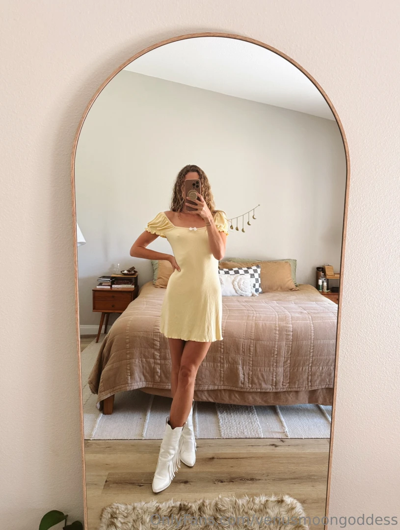 I wasn t made for a 9-5 i was made to get railed in a sundress 