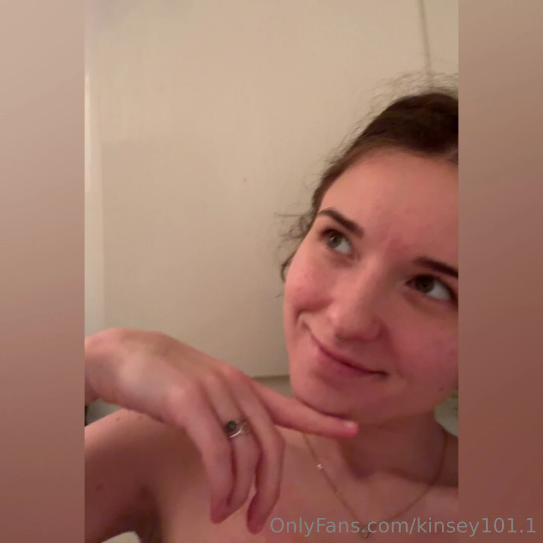 Posted a pre bath time video and a post shave pussy pic plus a booty 