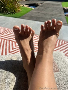 New pedi for vegas tomorrow sorry i ve been mia training hard to slap
