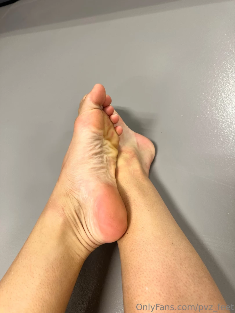 Post training feet looking sweaty and cute 