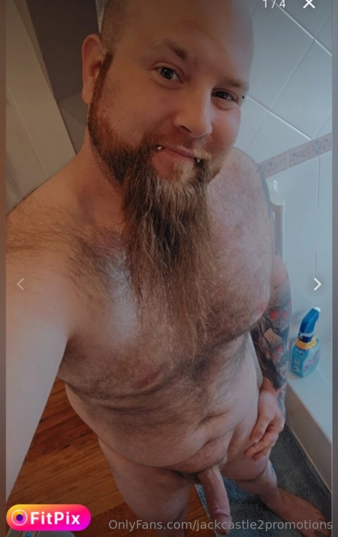 Pineappleguy207 34 year old dilf in a poly relationship with 1 partner 