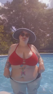 Tits out in the pool and sunshine