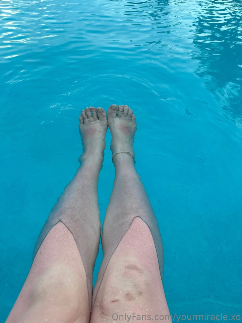 Toes playing in the water 