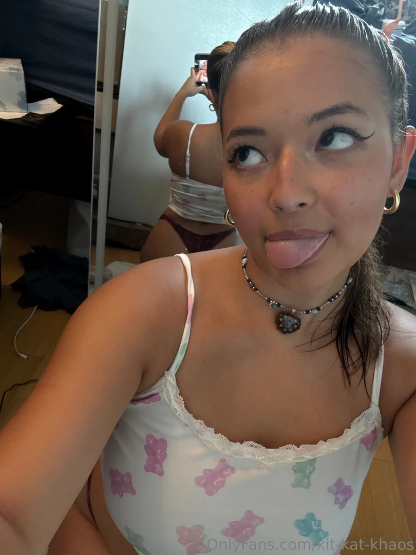 Filming more spicy nsfw content for you 