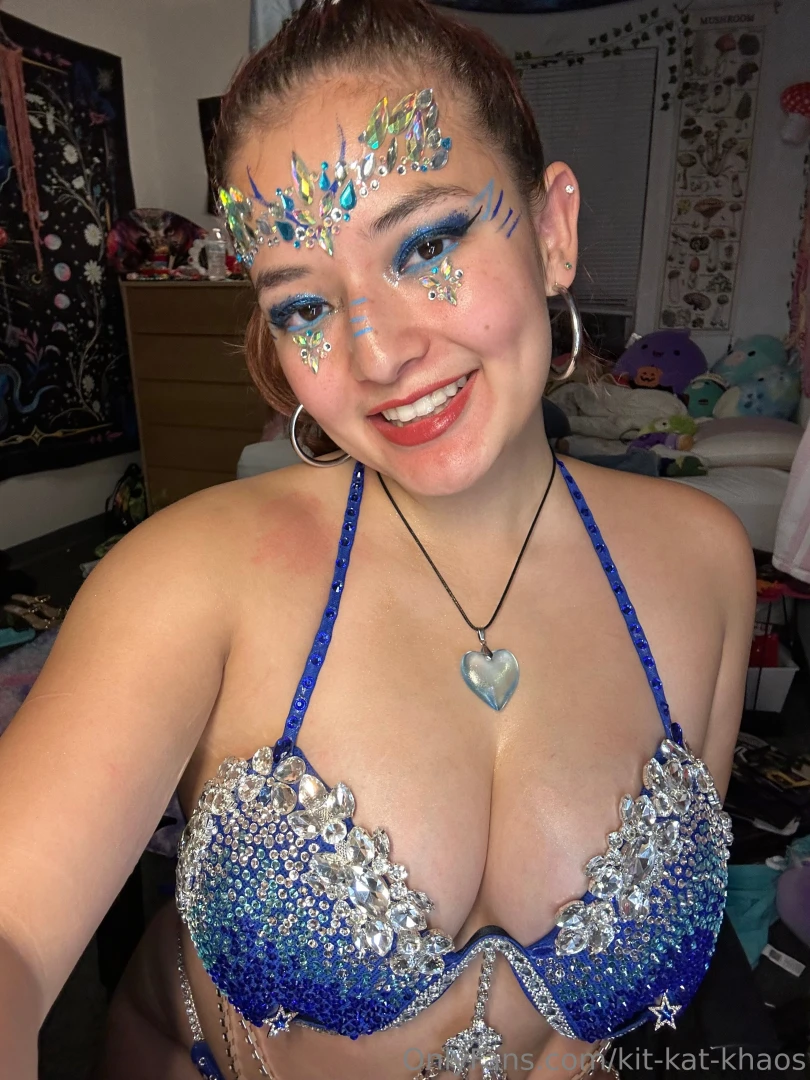 I know you re staring at them 