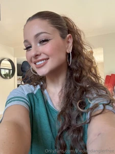 Behind this sweet smile is a pussy screaming fuck me daddy part 2