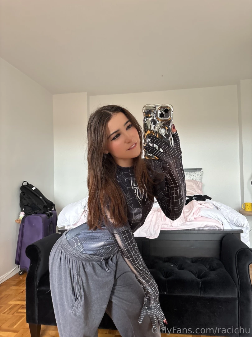 Spideyyyy send me a message 