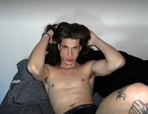 This body doesn t pose itself