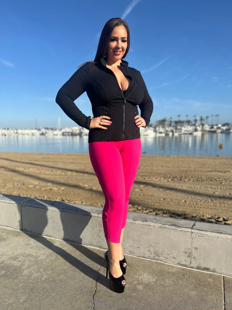 It s getting so warm on this walk i might have to take off this jacket part 5 