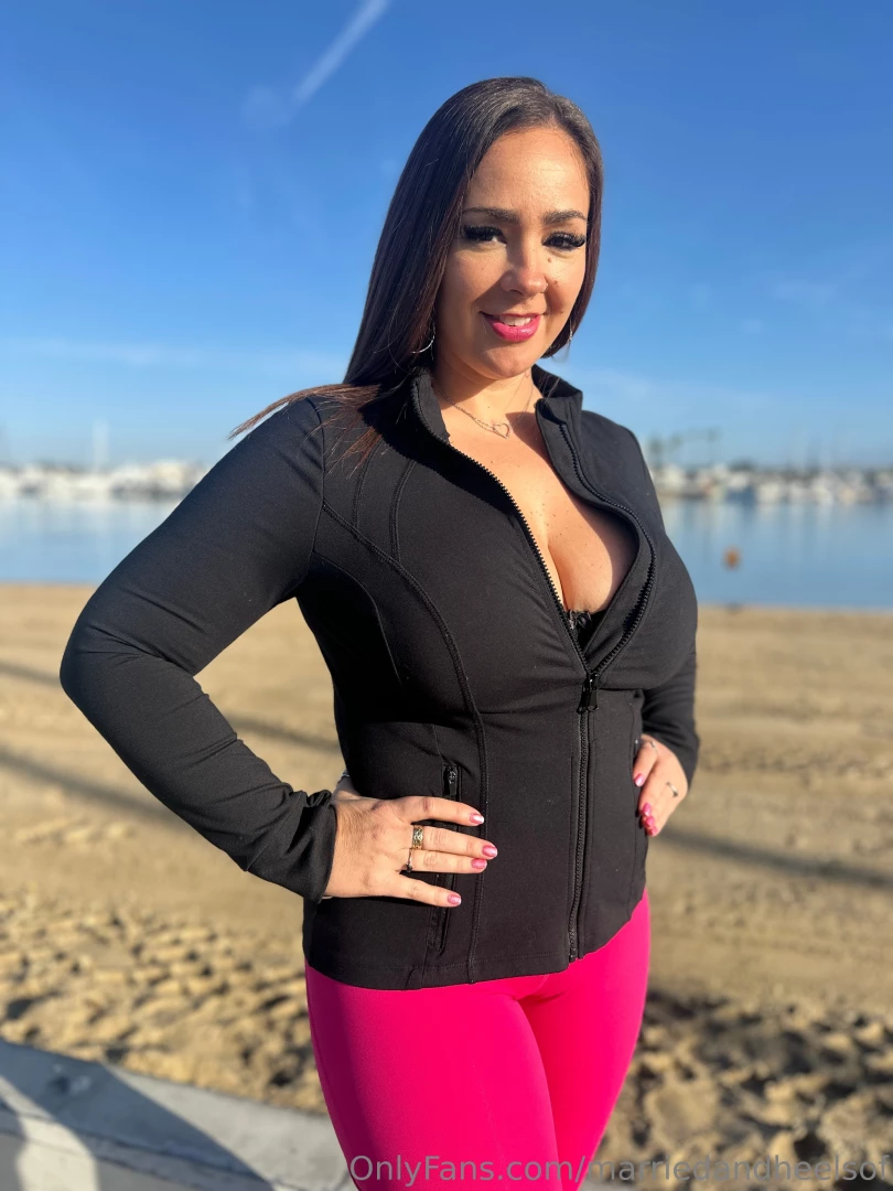 It s getting so warm on this walk i might have to take off this jacket part 1 