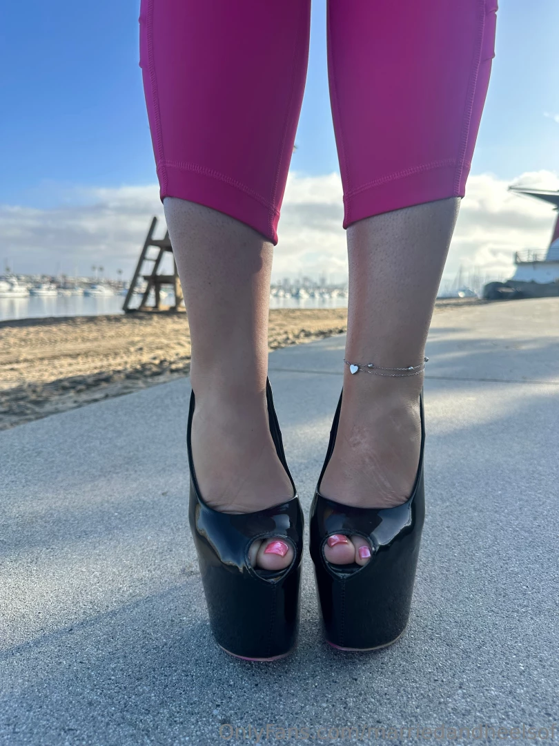 It s getting so warm on this walk i might have to take off this jacket part 8 