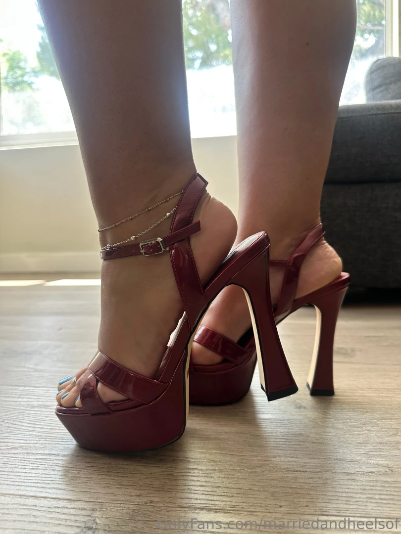 I love how there is a sun kissed glow around me in these photos part 14 