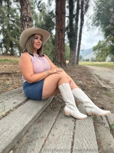 What do you prefer socks under boots or no socks at all part 1