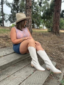 What do you prefer socks under boots or no socks at all part 5