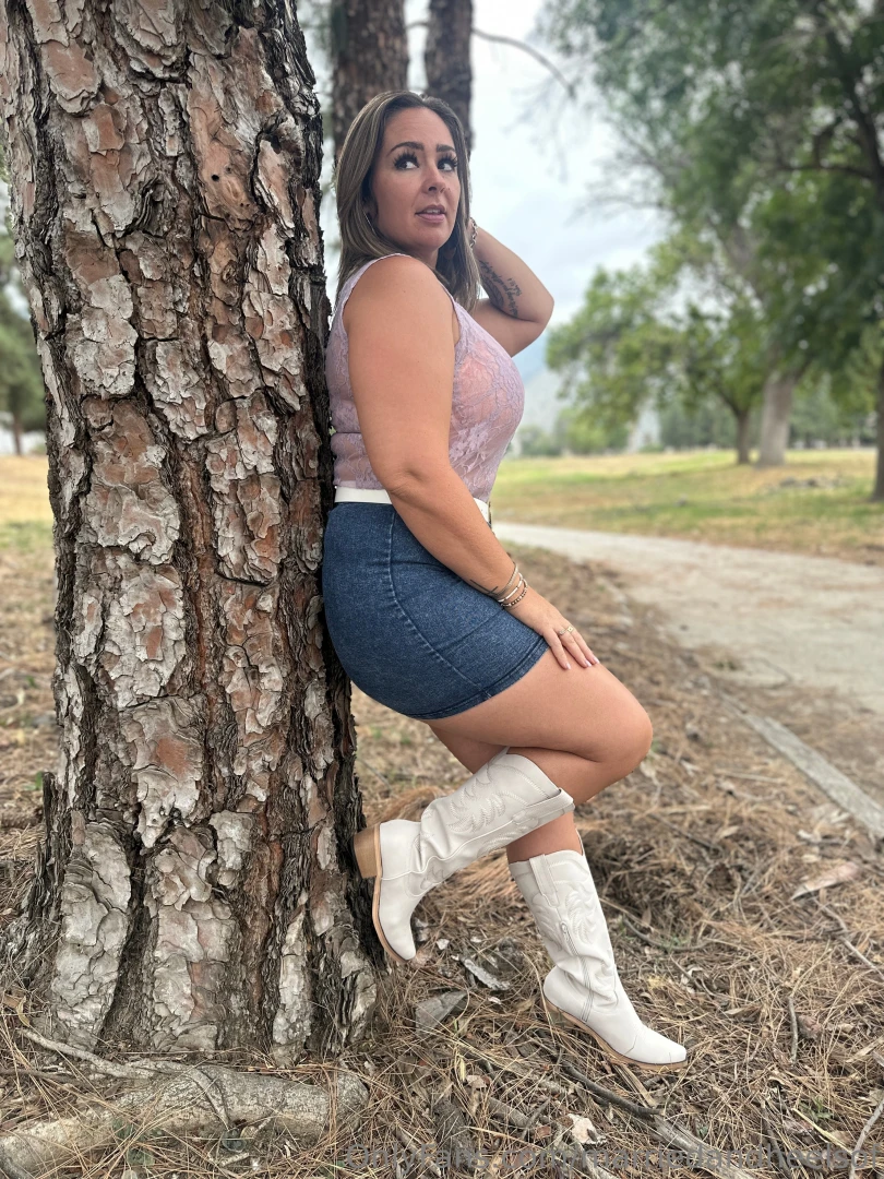 What do you prefer socks under boots or no socks at all part 2 