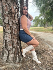 What do you prefer socks under boots or no socks at all part 2