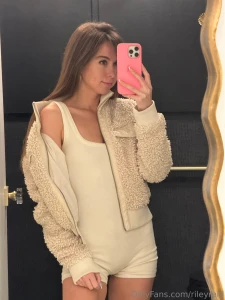 Check out your dms i have something really naughty to show you