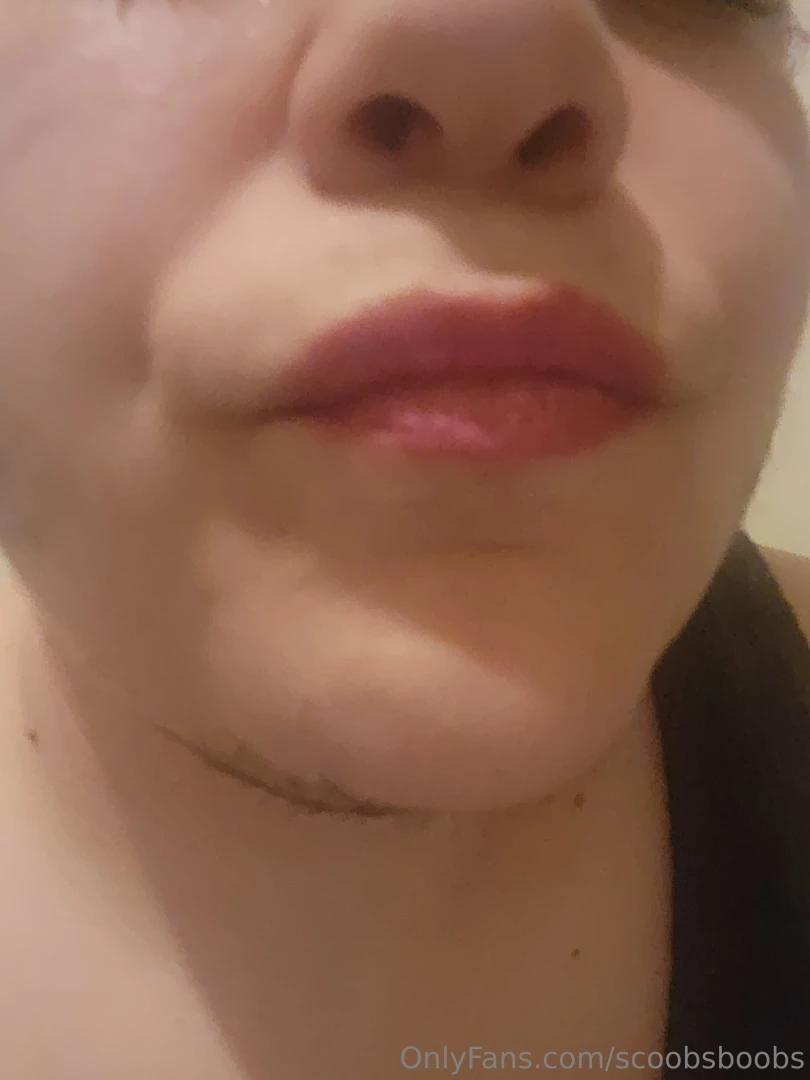 Can i kiss your cock while i blow you 