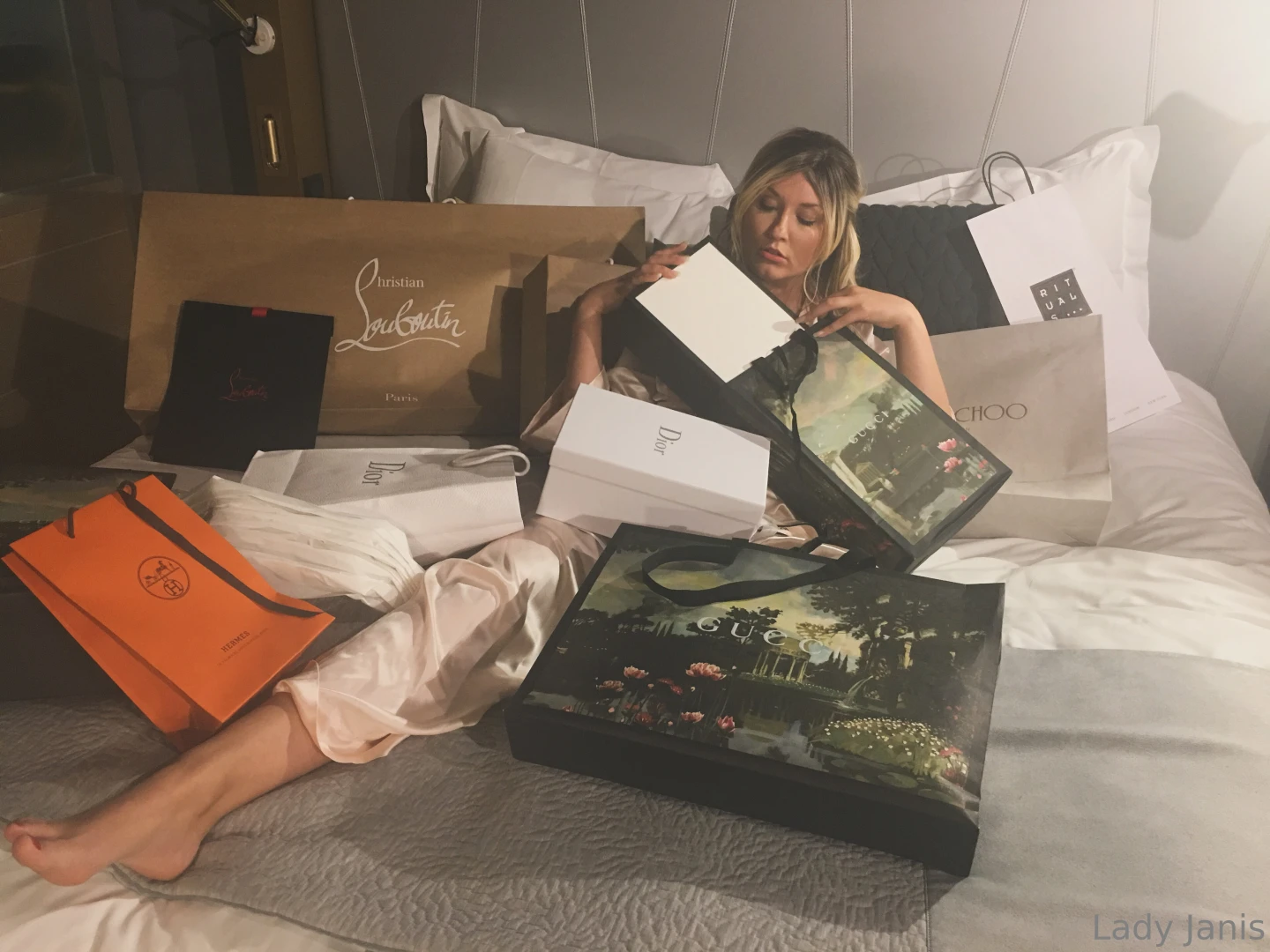 Guten morgen dass ich heute so fr h wach bin liegt nur daran dass 