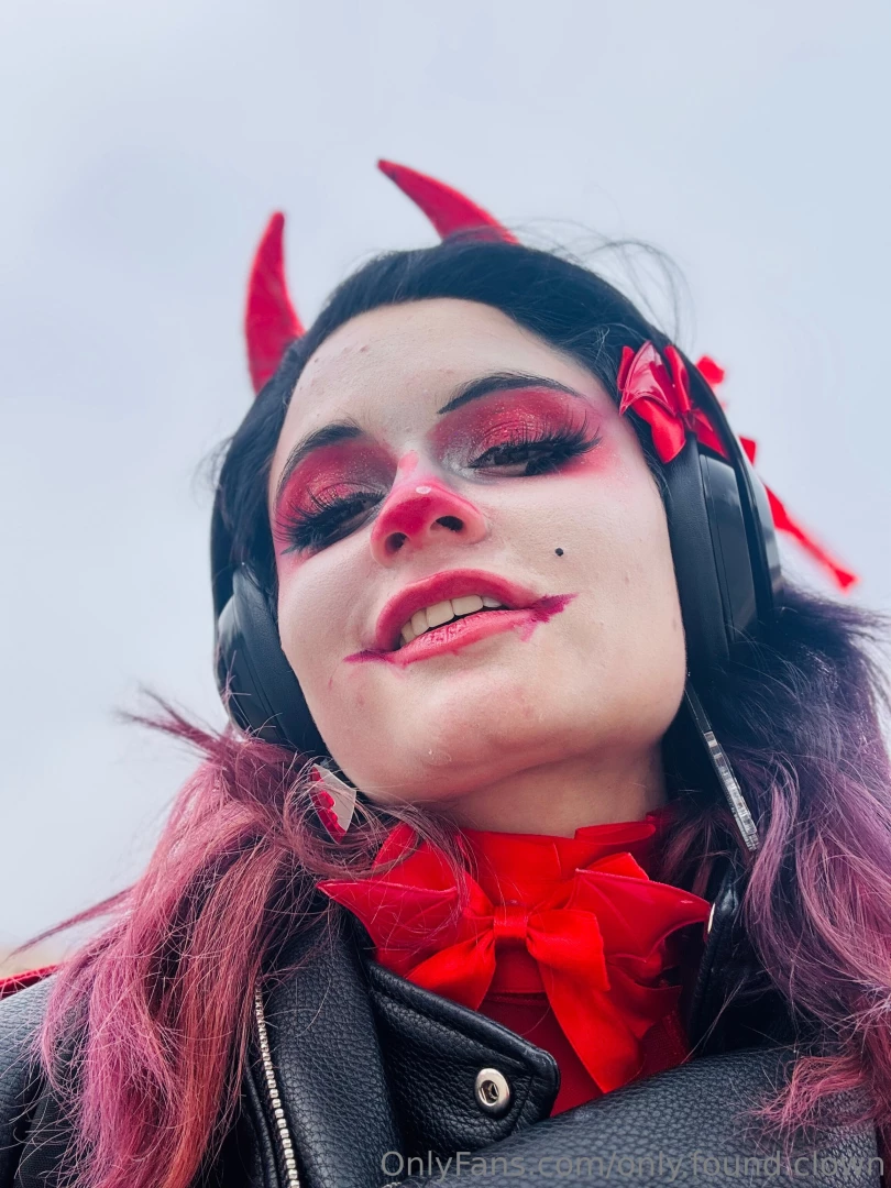 More sexy af demon clown queen come join my circus i m recruiting part 1 