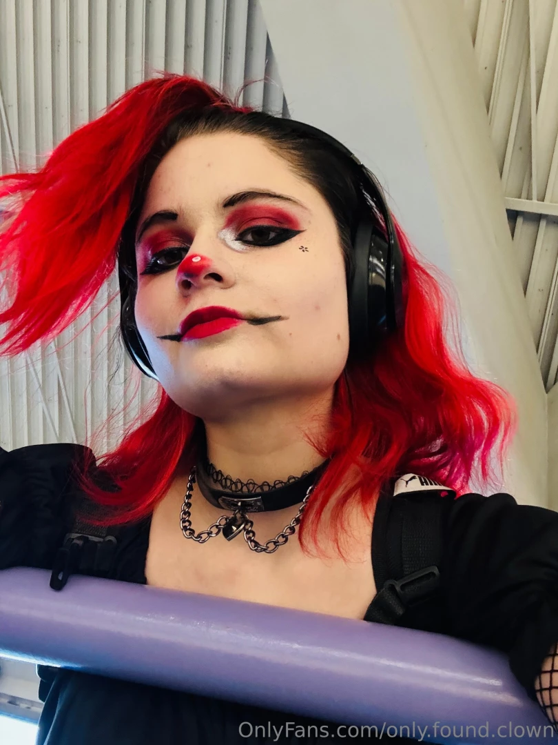 Emo clown girly 