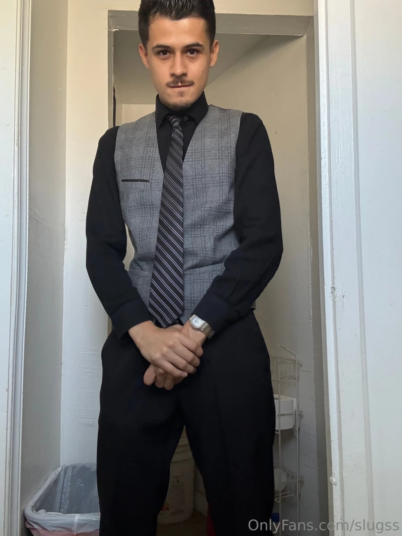 Hmu if you want exclusive content doing fetish content and custom part 1 